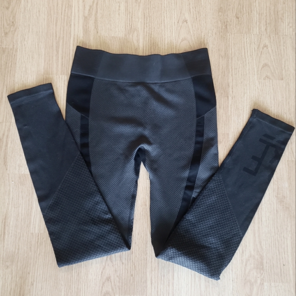 Abercrombie Logo High Waist Leggin Size L